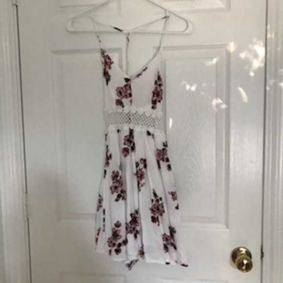 Forever 21 Dresses & Skirts - Floral Sun Dress